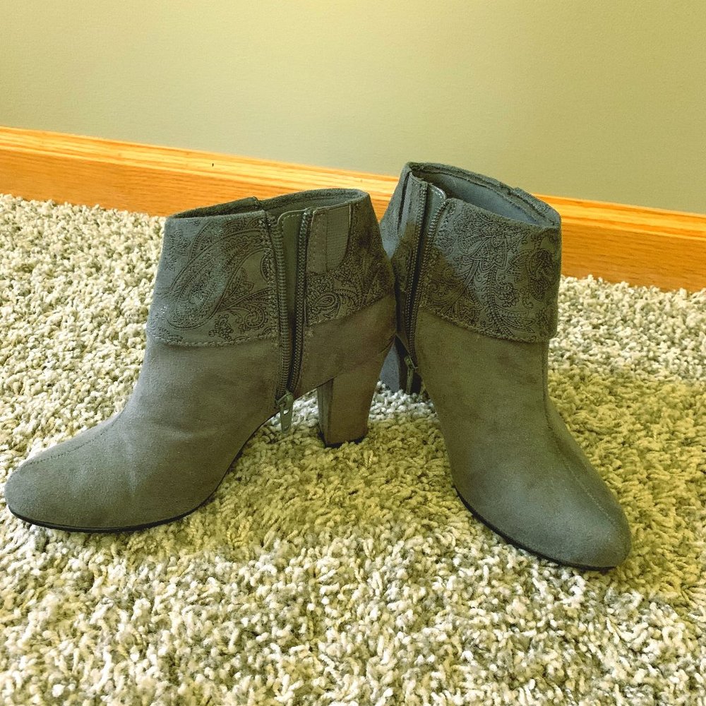 Hush Puppies Gray Suede Ankle Boots